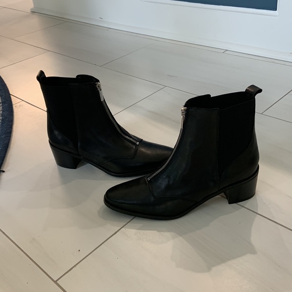 NWOB Charles by Charles David Horace Booties 9-1/2 - Picture 4 of 13